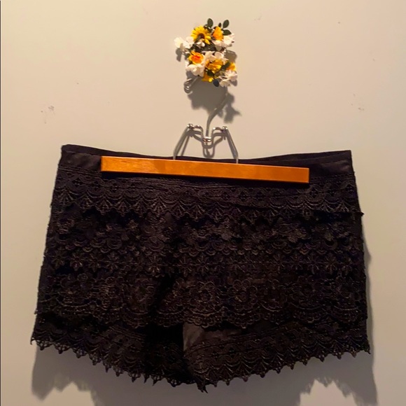 Shorts - Picture 2 of 2